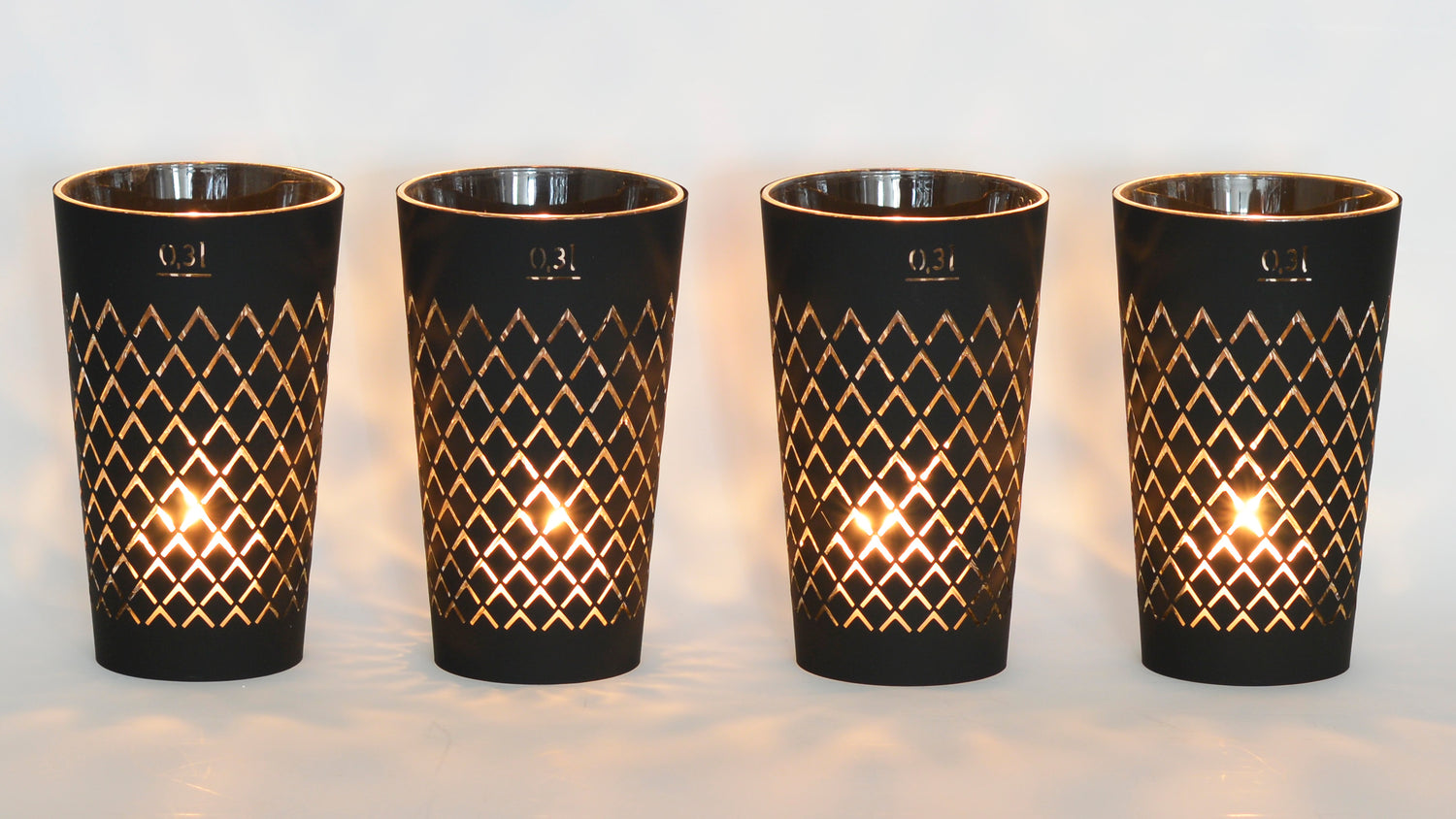 Geripptes Licht schwarz - Andrea Moseler