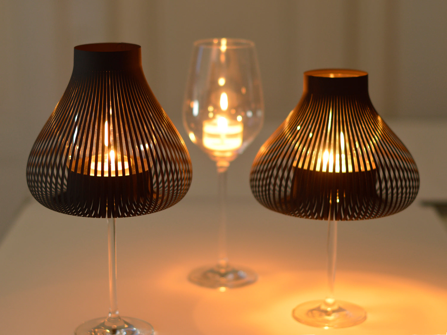 Miss Molly schwarz, Lampenschirme für Weingläser - Andrea Moseler